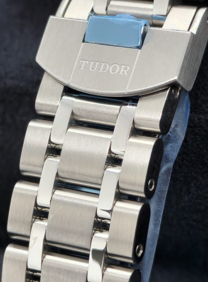 Tudor Royal Date Day