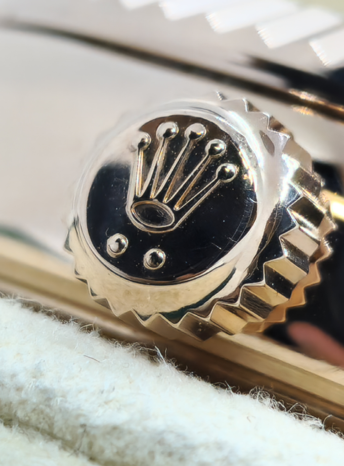 Rolex Sky-Dweller 326235