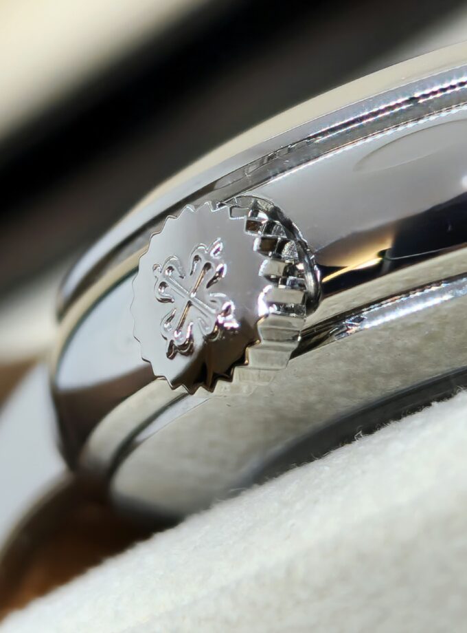 Patek Philippe Calatrava 5212A-001