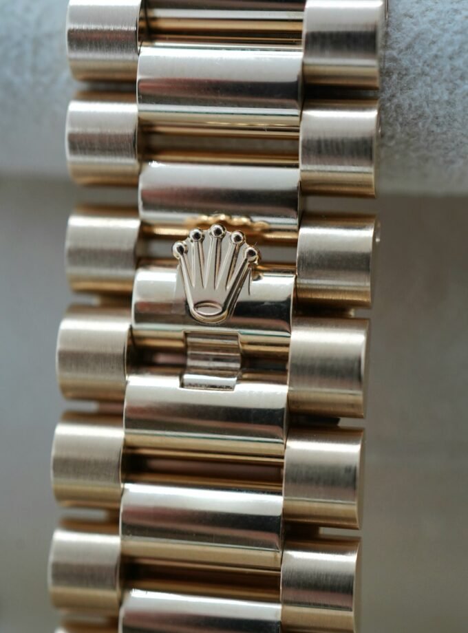 Rolex Day-Date 40 228238 Discontinued Motif Dial