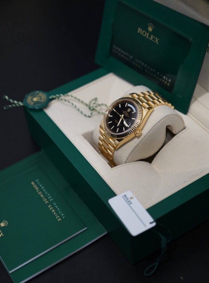 Rolex Day-Date 40 228238 Discontinued Motif Dial