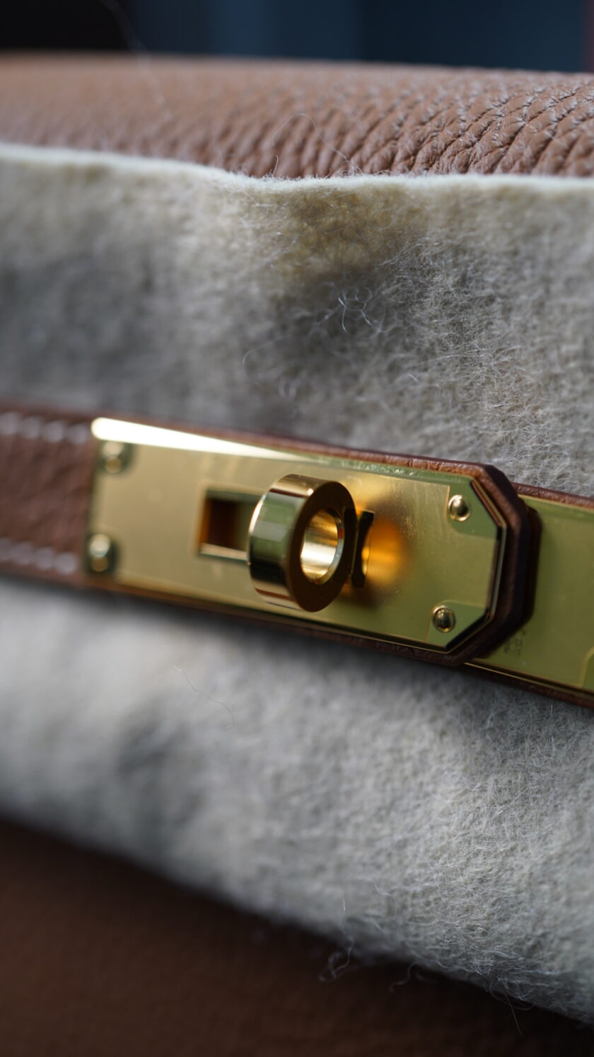 Hermès Kelly KELLY 32 WITH GOLD HARDWARE - Image 12