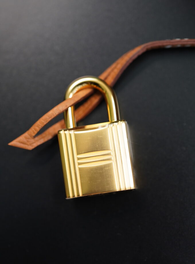 Hermès Kelly KELLY 32 WITH GOLD HARDWARE