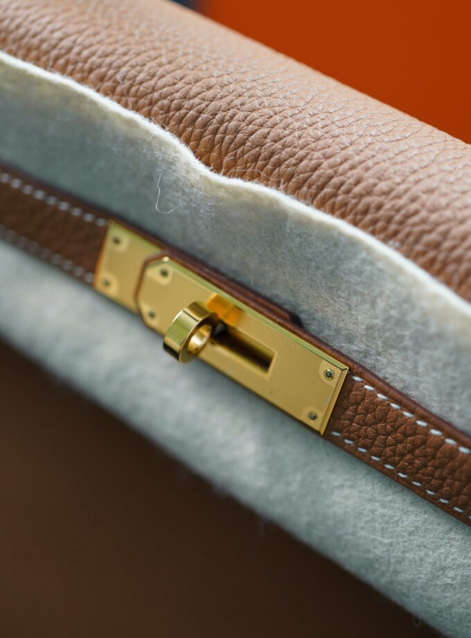 Hermès Kelly KELLY 32 WITH GOLD HARDWARE
