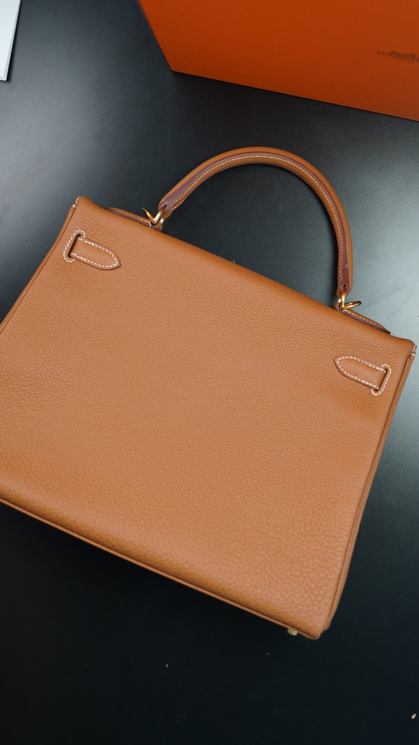 Hermès Kelly KELLY 32 WITH GOLD HARDWARE - Image 4