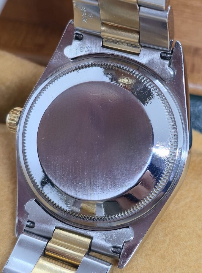 Rolex Oyster Perpetual Date 15223