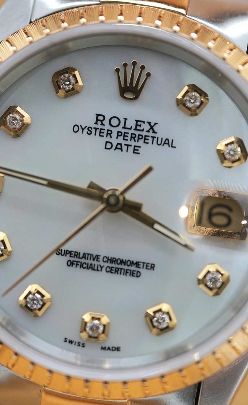 Rolex Oyster Perpetual Date 15223 - Image 2