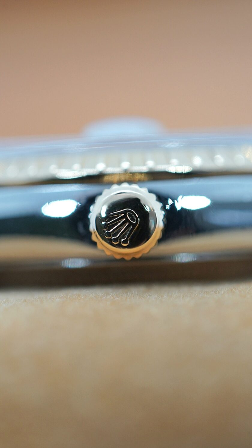 Rolex Oyster Perpetual Date 15223 - Image 4