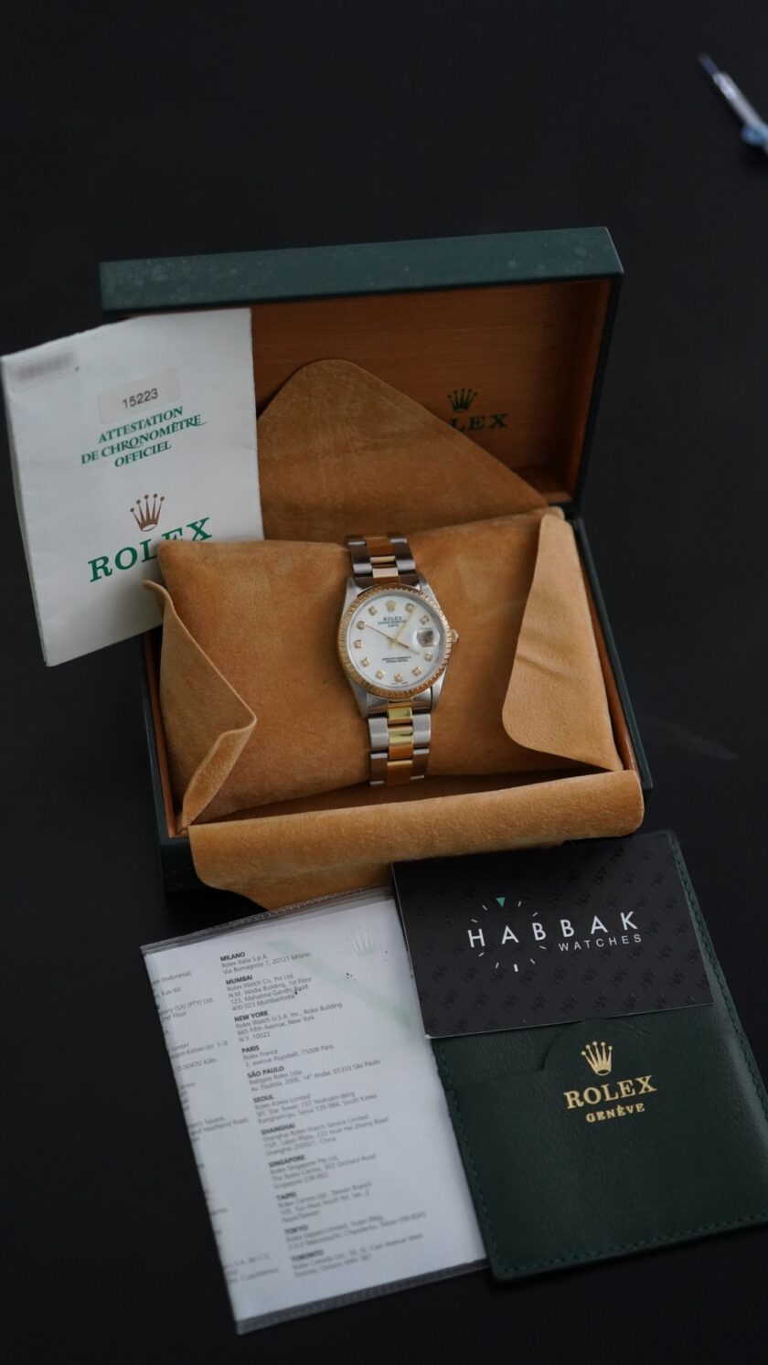 Rolex Oyster Perpetual Date 15223 - Image 3