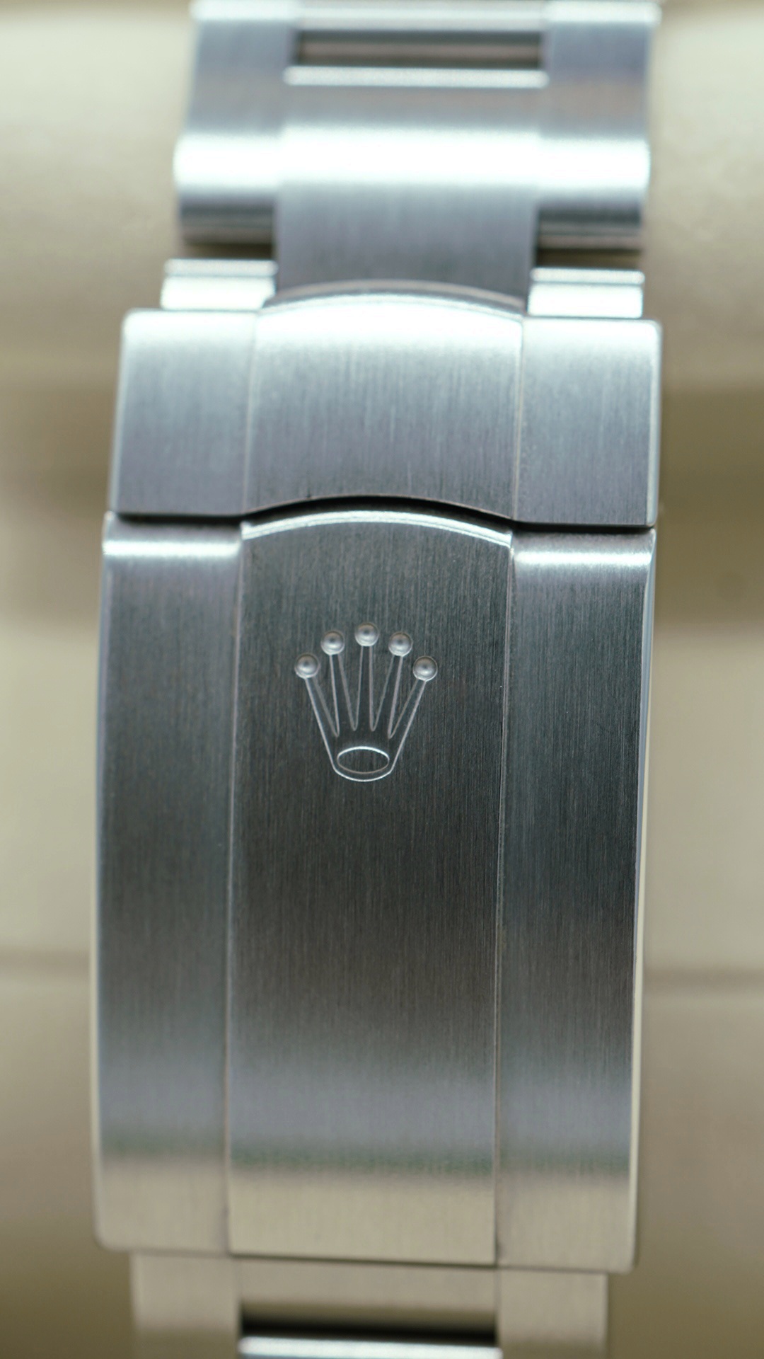 Rolex Oyster Perpetual 134300 - Image 6