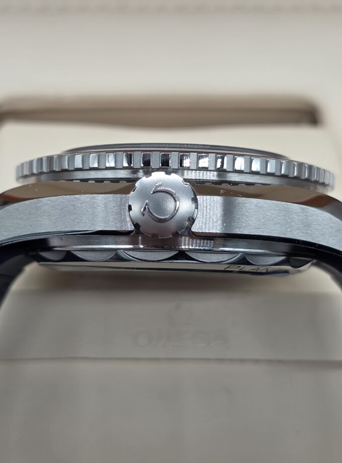 Omega Seamaster Planet Ocean 600M 215.33.44.21.03.001