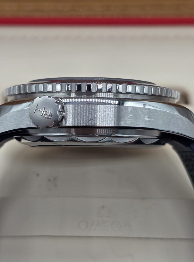 Omega Seamaster Planet Ocean 600M 215.33.44.21.03.001