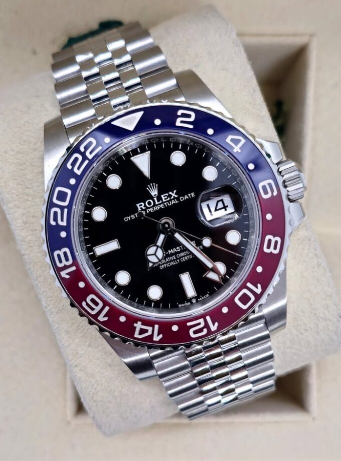 Rolex GMT-Master II 126710BLRO