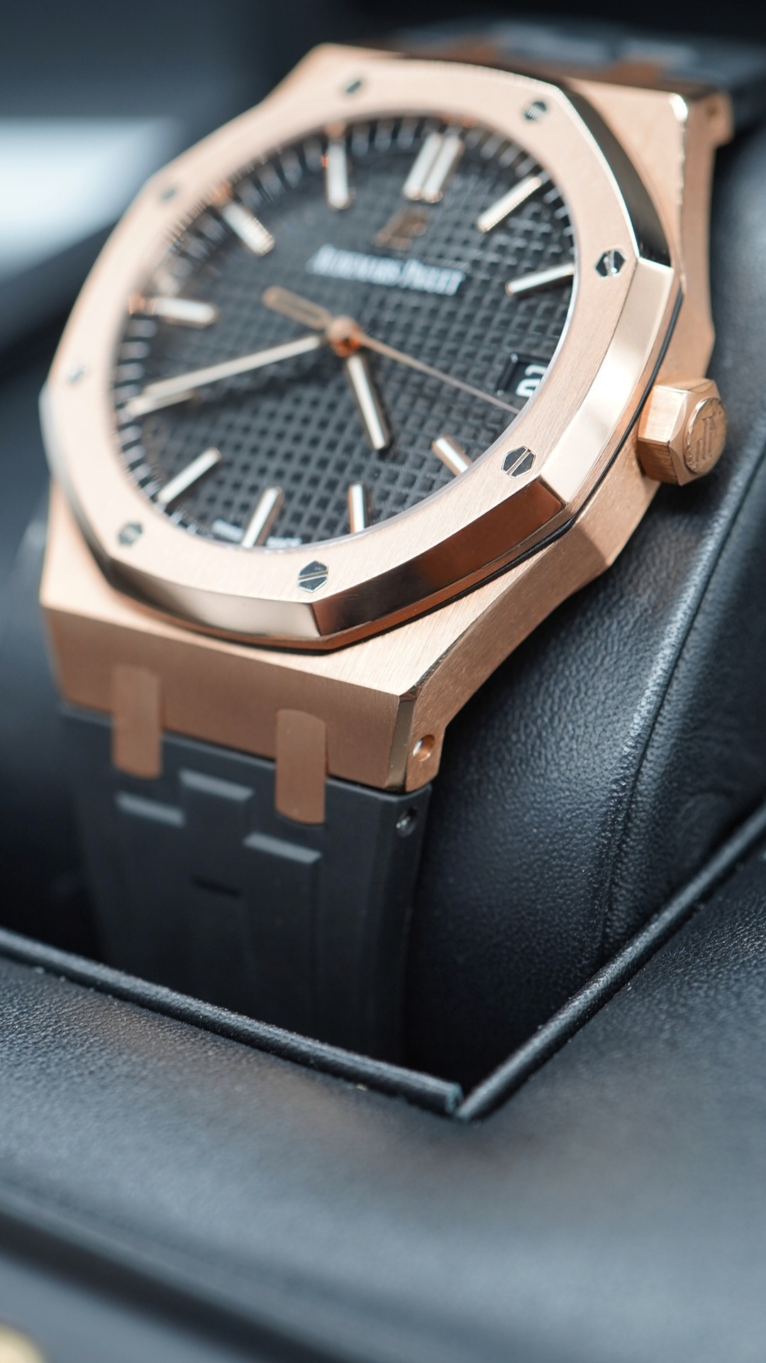 Audemars Piguet Royal Oak 15500OR - Image 5