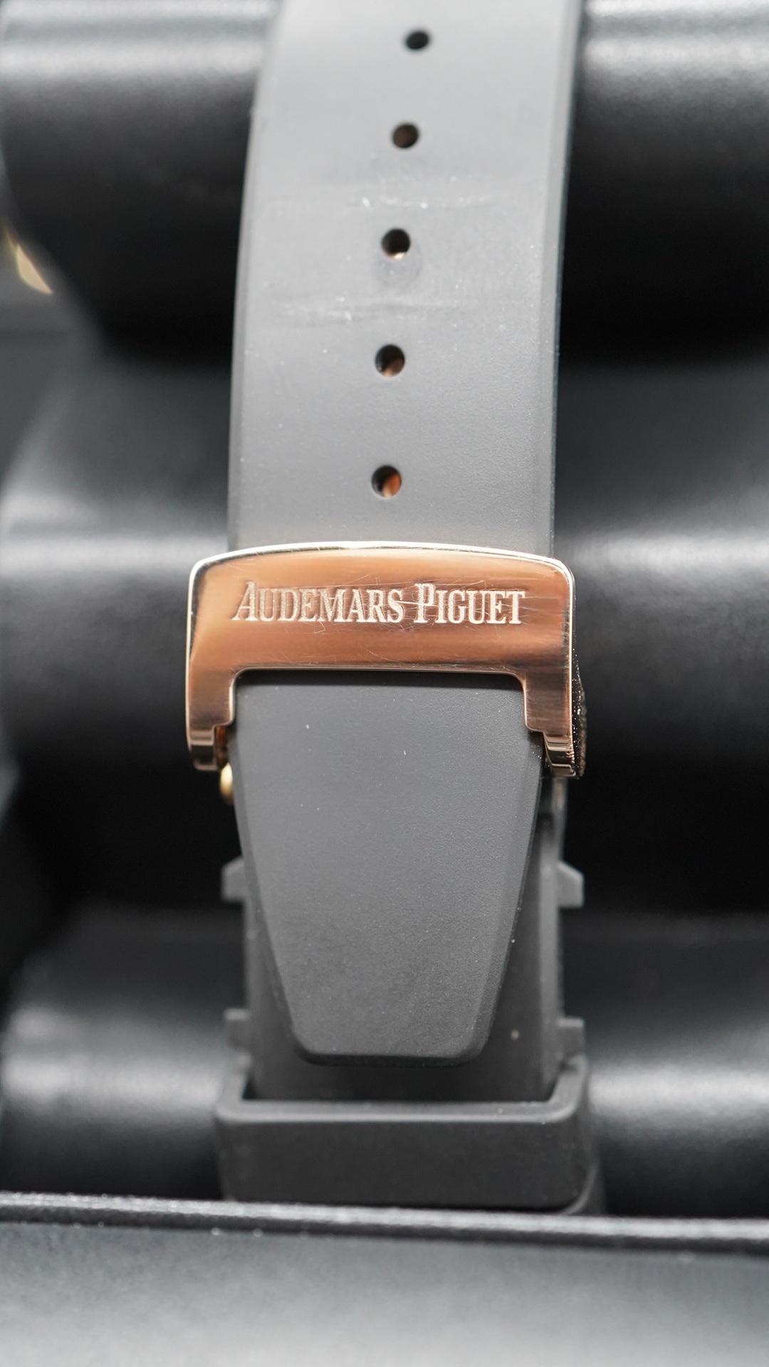 Audemars Piguet Royal Oak 15500OR - Image 10