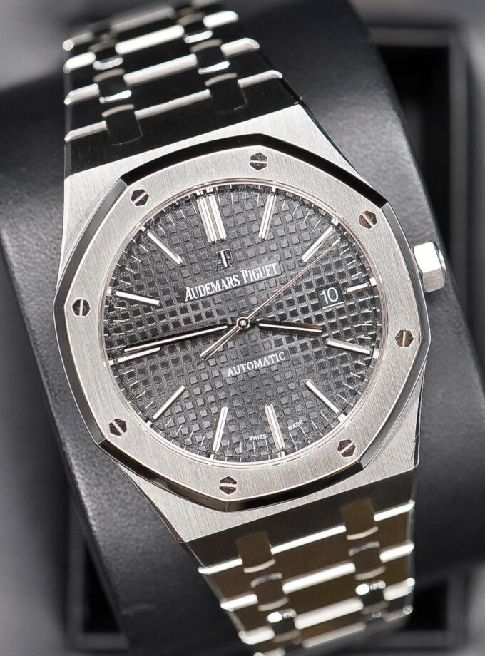 Audemars Piguet Royal Oak 15400ST