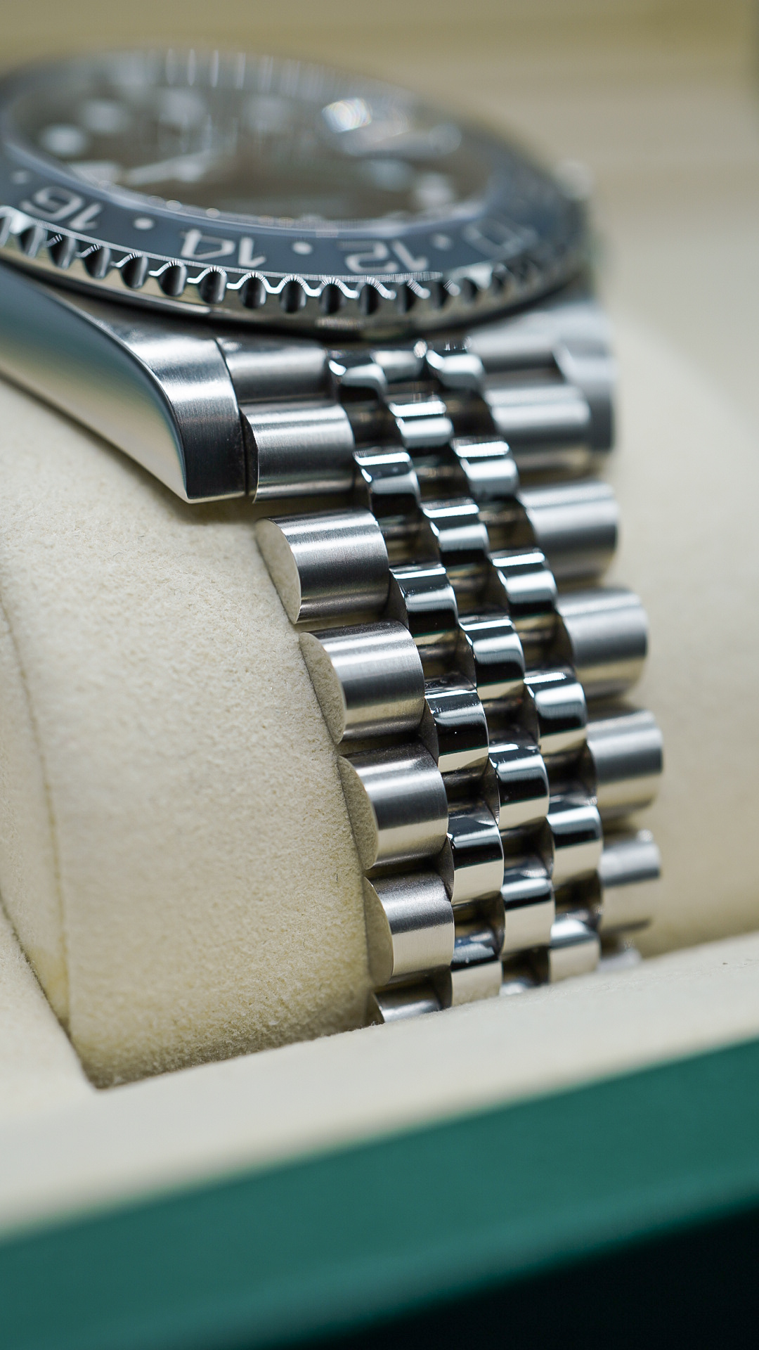 Rolex GMT Master II 126710GRNR - Image 4