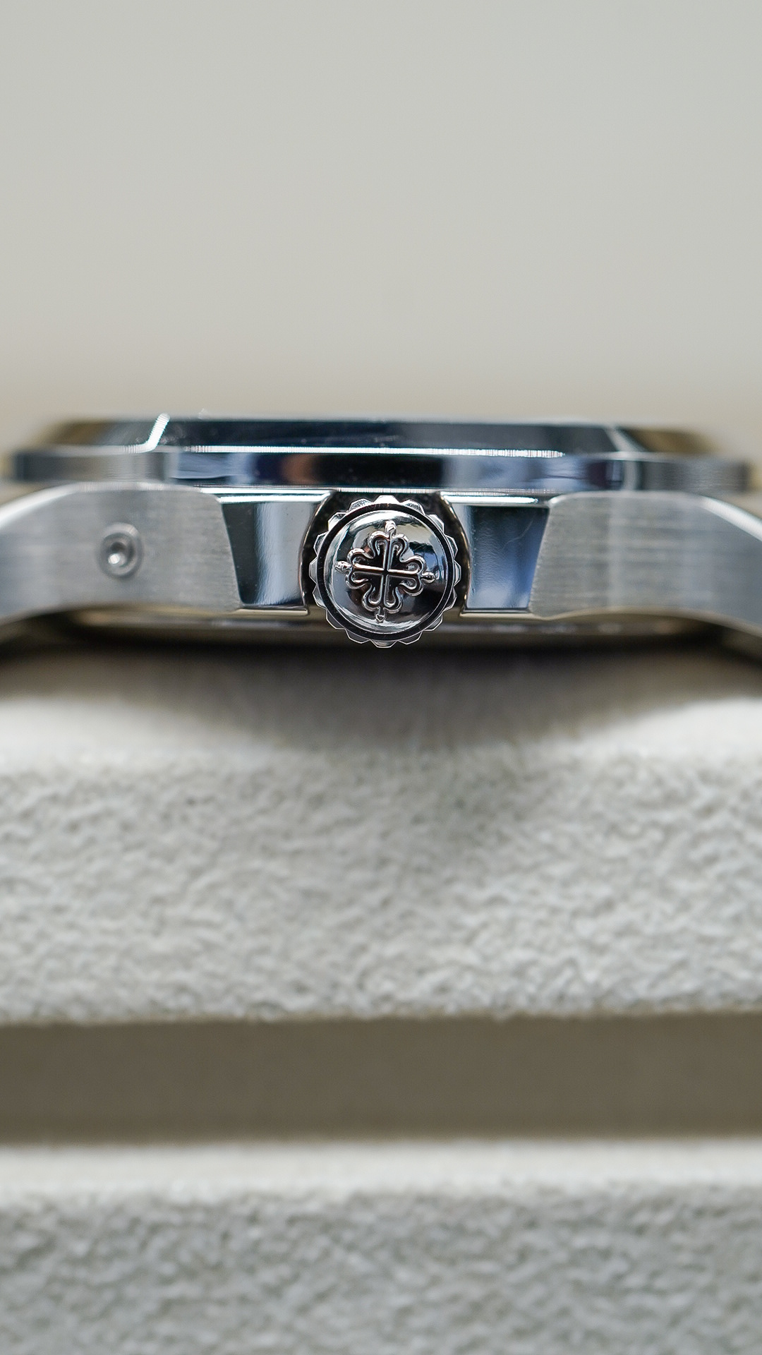 Patek Philippe Aquanaut Travel Time 5164G - Image 7