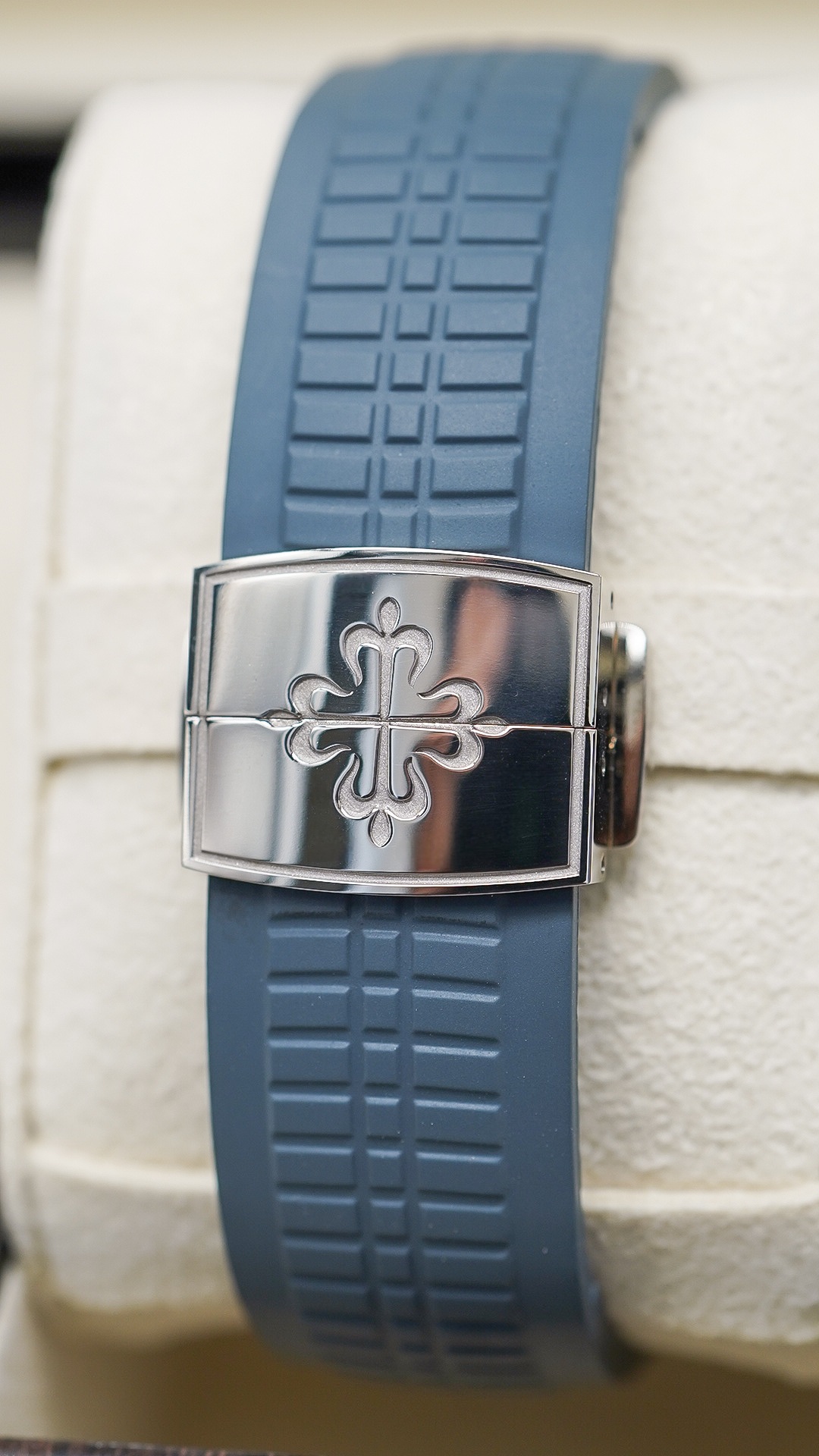 Patek Philippe Aquanaut Travel Time 5164G - Image 10