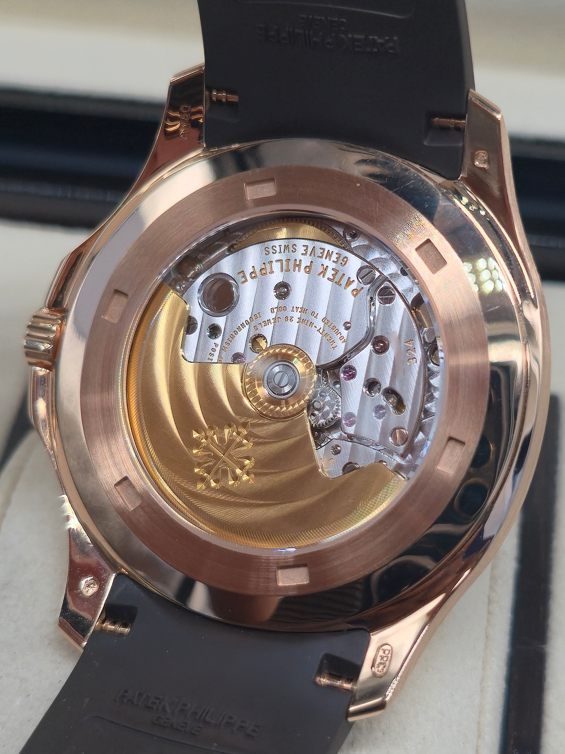 Patek Philippe Aquanaut 5167R-001 - Image 9