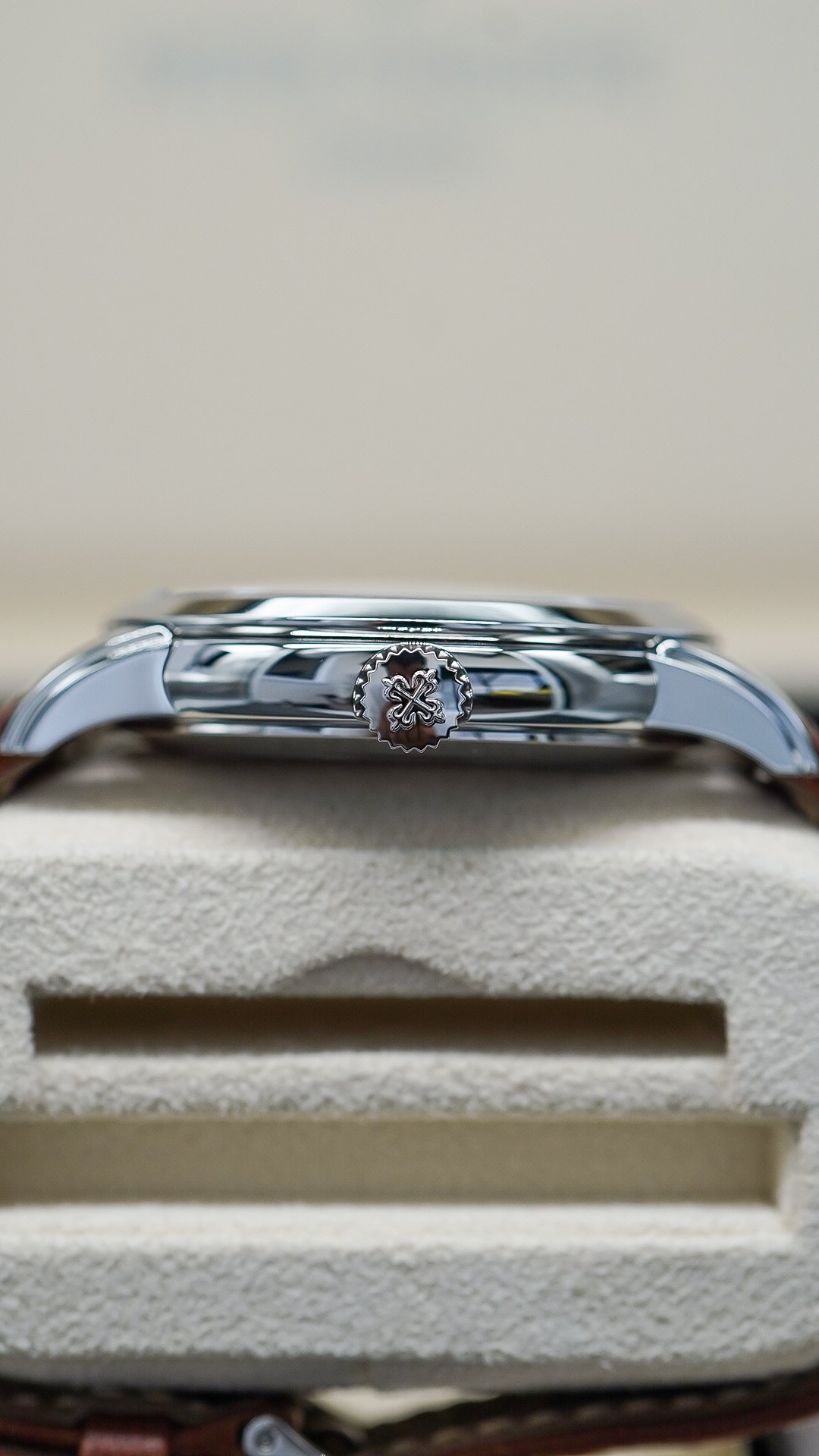 Patek Philippe Calatrava Weekly Calendar 5212A-001 - Image 8