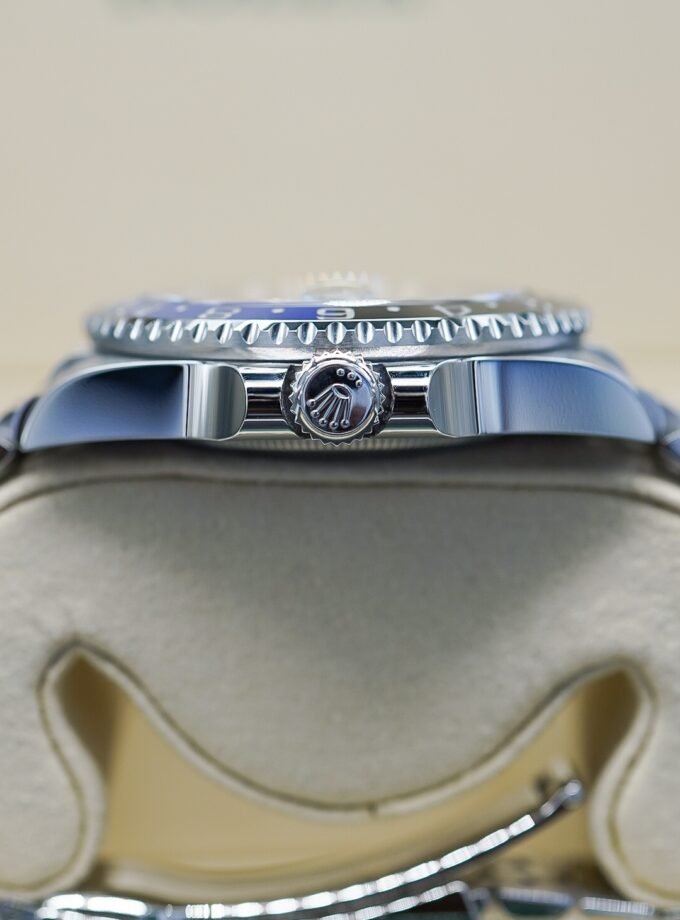 Rolex GMT-Master II BATGIRL 126710BLNR