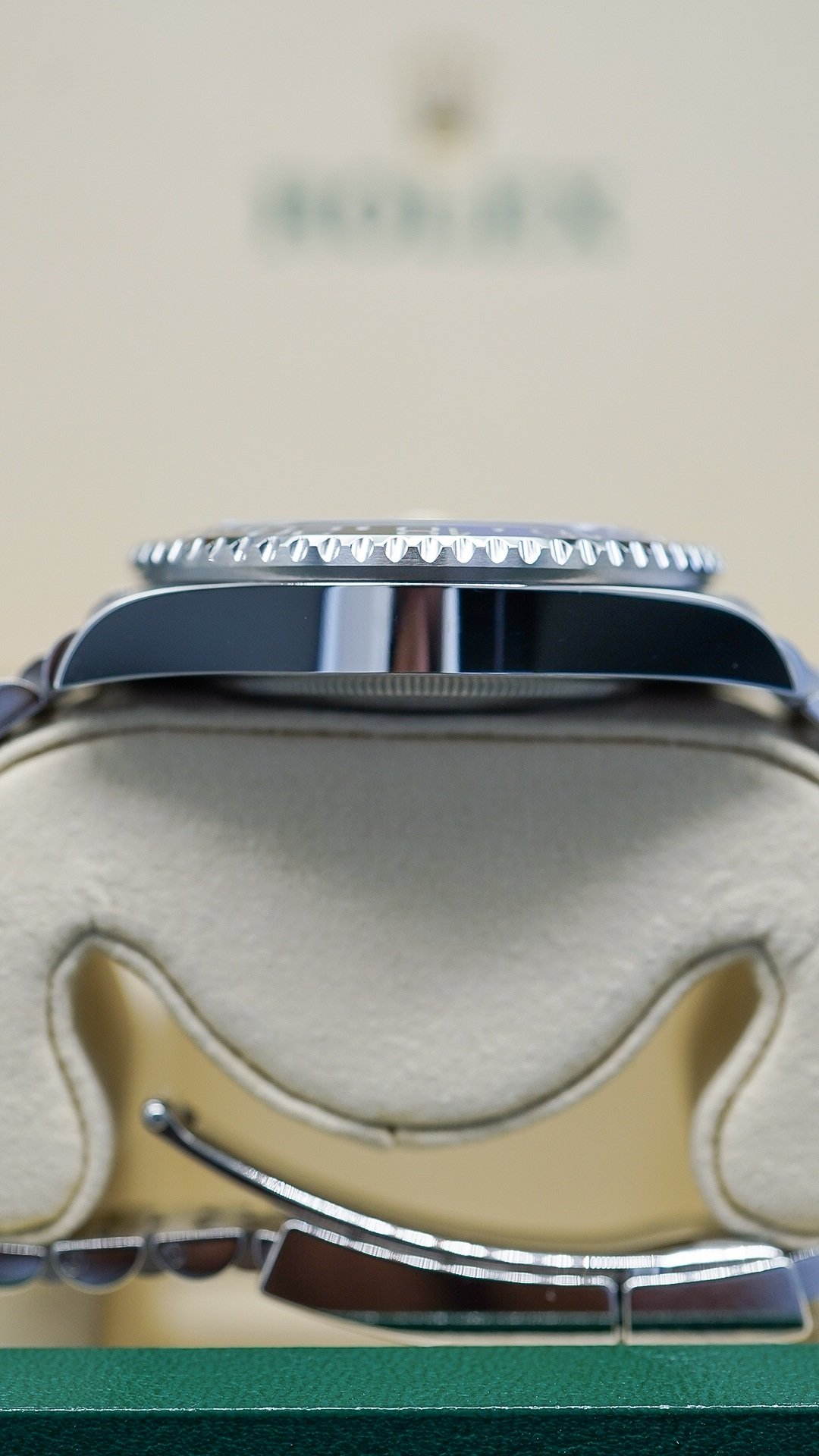 Rolex GMT-Master II BATGIRL 126710BLNR - Image 9