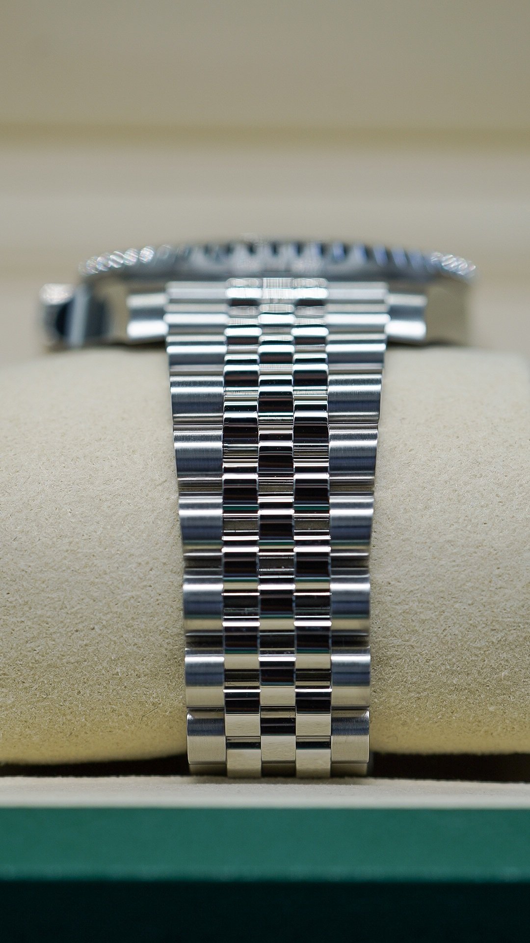 Rolex GMT-Master II BATGIRL 126710BLNR - Image 7