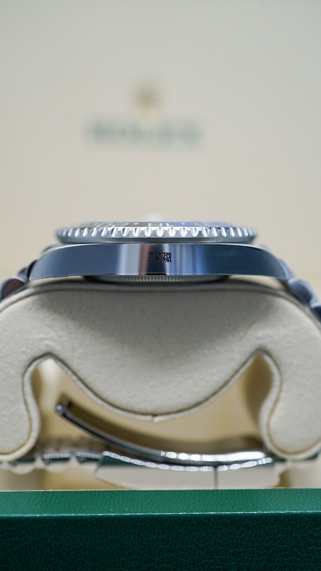 Rolex GMT-Master II BATGIRL 126710BLNR - Image 9