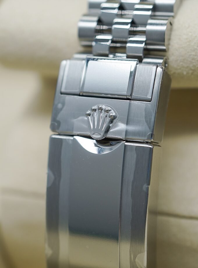 Rolex GMT-Master II BATGIRL 126710BLNR
