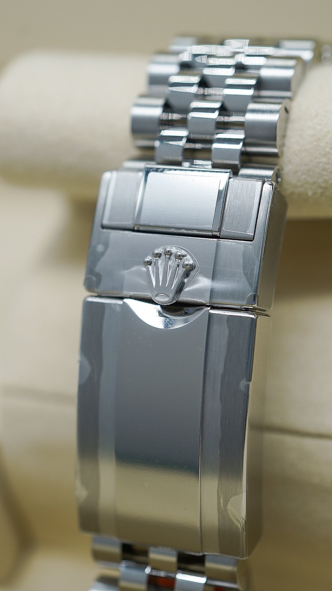 Rolex GMT-Master II BATGIRL 126710BLNR - Image 11