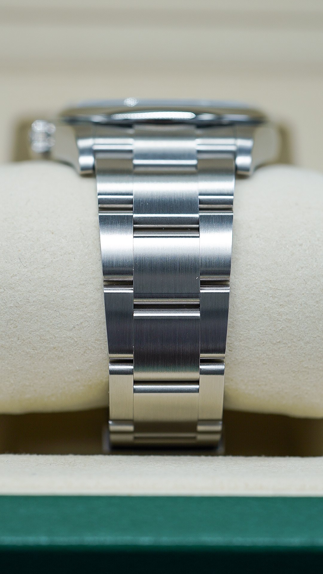 Rolex Oyster Perpetual 36 126000 - Image 8