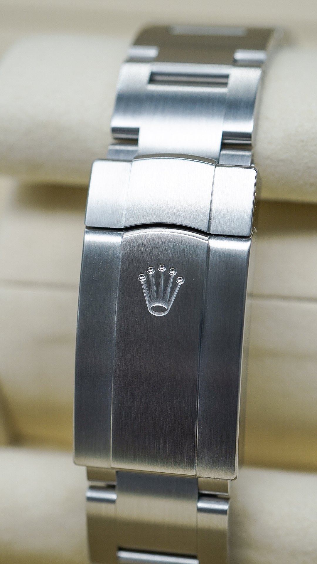 Rolex Oyster Perpetual 36 126000 - Image 11
