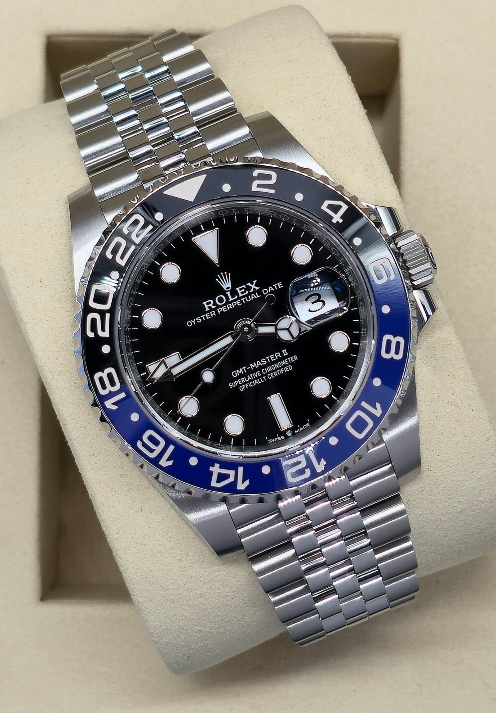 Rolex GMT-Master II BATGIRL 126710BLNR