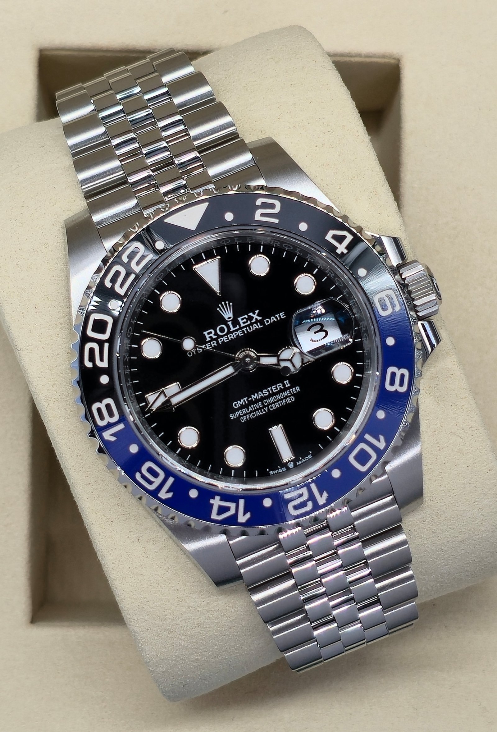 Rolex GMT-Master II BATGIRL 126710BLNR